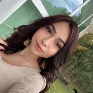 Meet your Posher, Mayra